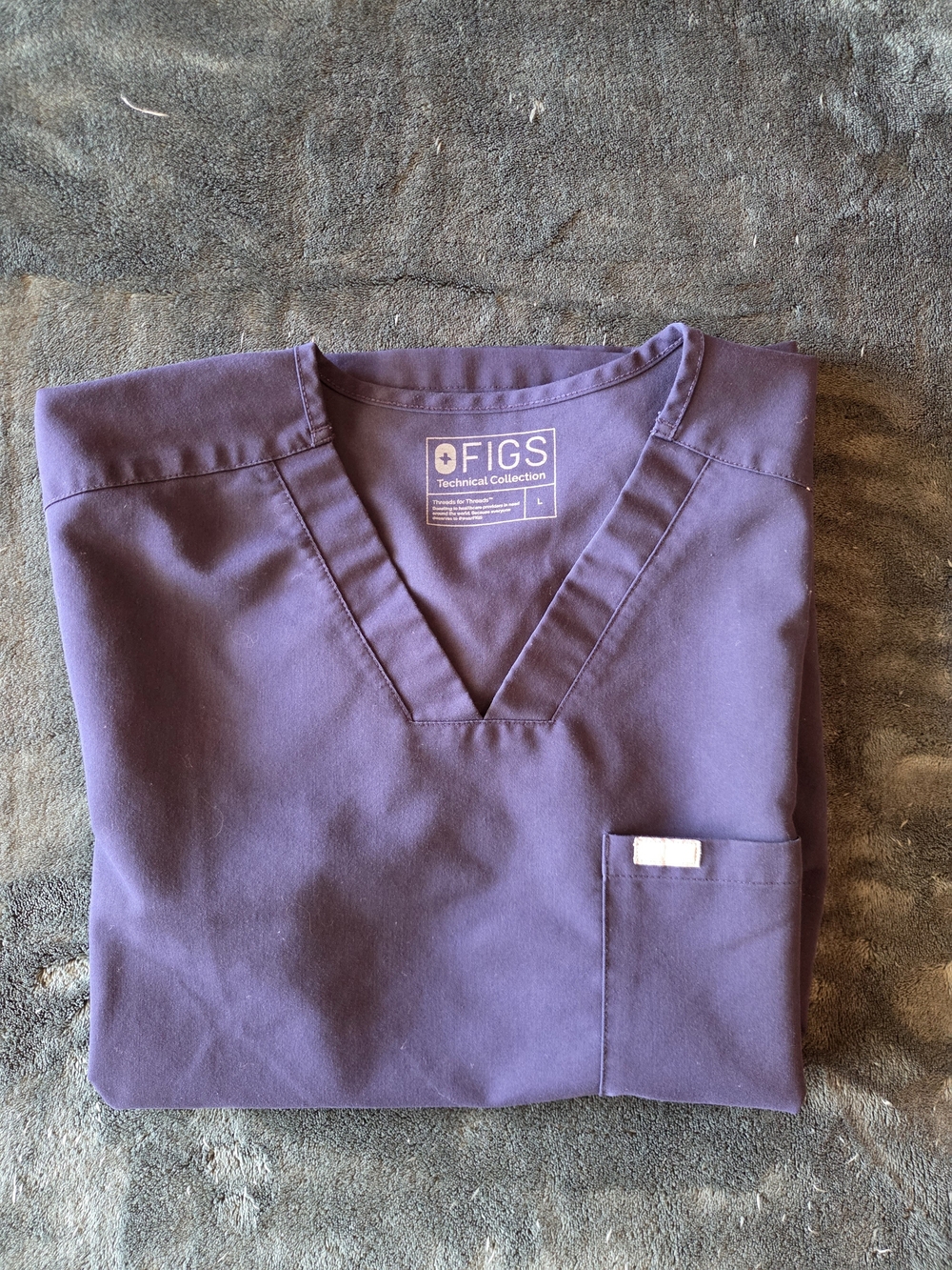 FIGS Men's Scrub Top